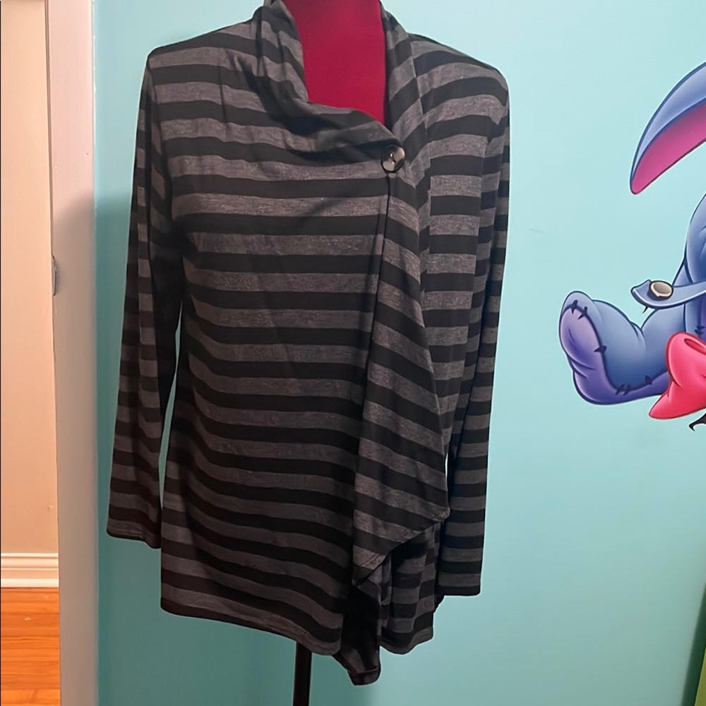 Asymmetrical Black and Gray Long Sleeve Top
